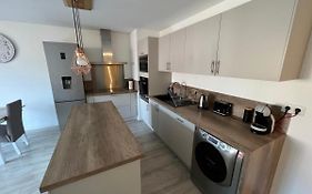Appartement entre lacs, montagnes et stations de ski